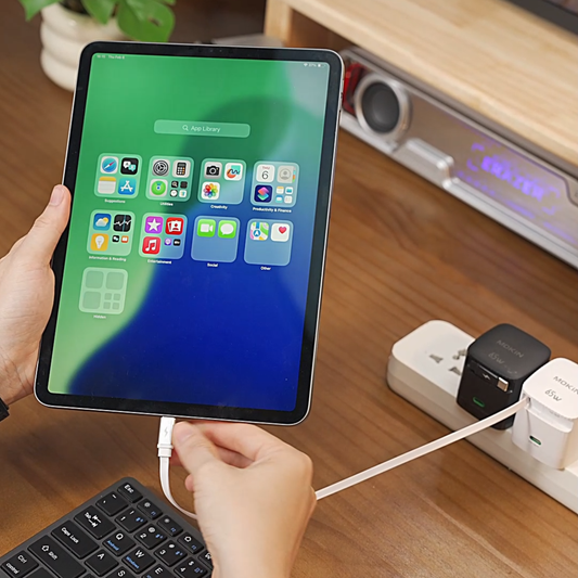 Retractable Charger vs. Traditional Charger: Which One Should You Choose?