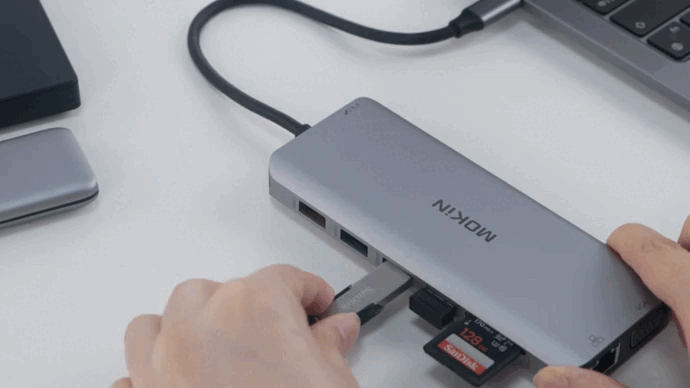 usb c hub with multiple usb c ports